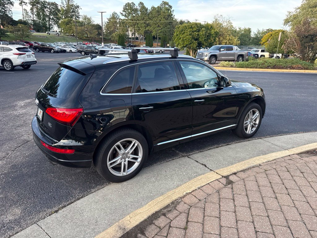Used 2016 Audi Q5 2.0T Premium Plus w/ Technology Package AWD/4WD image 2