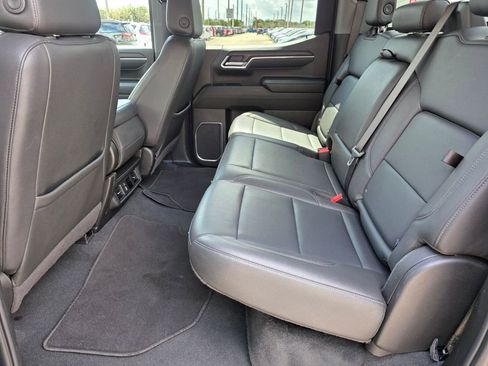 Used 2024 GMC Sierra 1500 SLT image 17