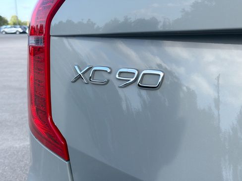 Used 2024 Volvo XC90 B6 Plus AWD/4WD image 11