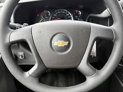Used 2025 Chevrolet Express 2500 Extended RWD image 15
