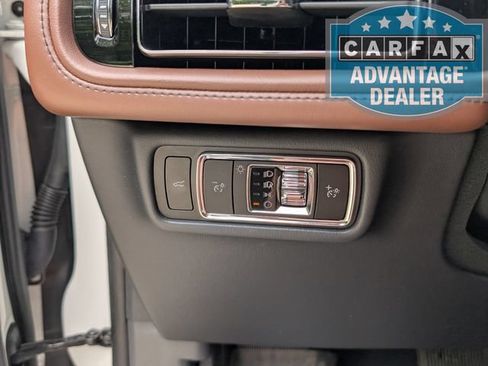 Used 2025 Lincoln Aviator Reserve AWD/4WD image 15