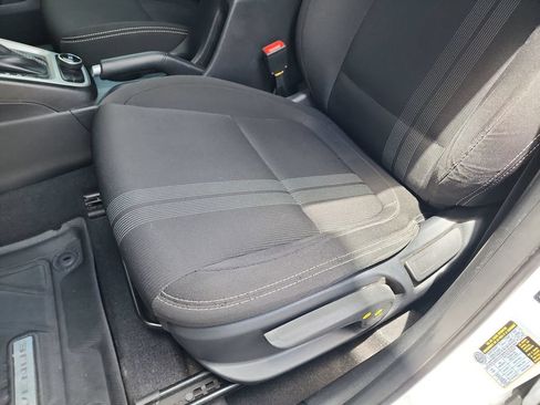 Used 2024 Hyundai Venue SEL FWD image 15