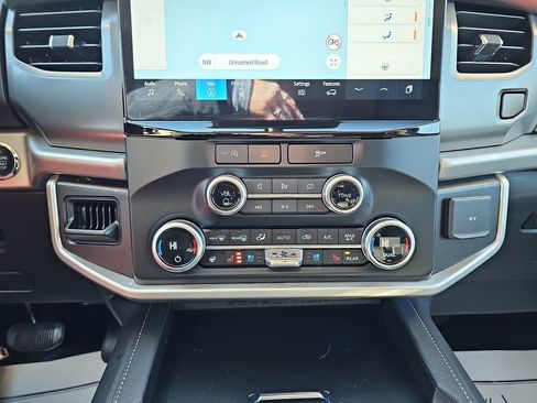 Used 2024 Ford Expedition XLT image 29
