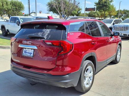 Used 2021 GMC Terrain SLE w/ Driver Convenience Package FWD image 3