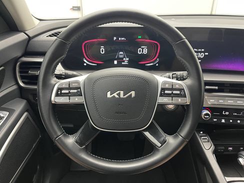 Used 2024 Kia Telluride S FWD image 19