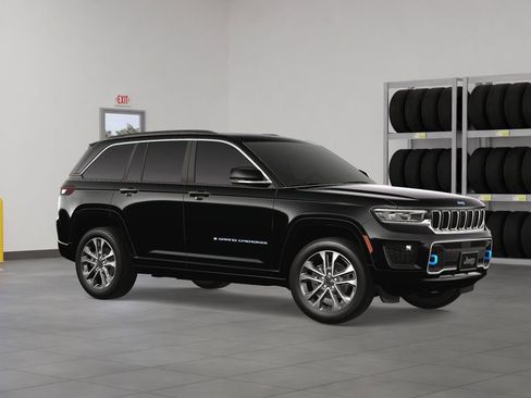 New 2024 Jeep Grand Cherokee Overland w/ Advanced Protech Group III AWD/4WD image 8