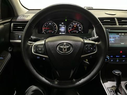 Used 2015 Toyota Camry SE image 16