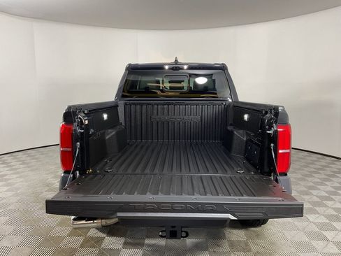 Used 2025 Toyota Tacoma Limited image 23