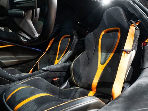 Used 2018 McLaren 720S RWD image 22