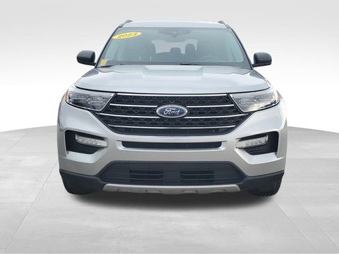 Used 2023 Ford Explorer XLT w/ Equipment Group 202A image 2
