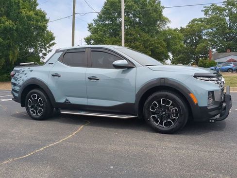 Used 2024 Hyundai Santa Cruz SE AWD/4WD image 2