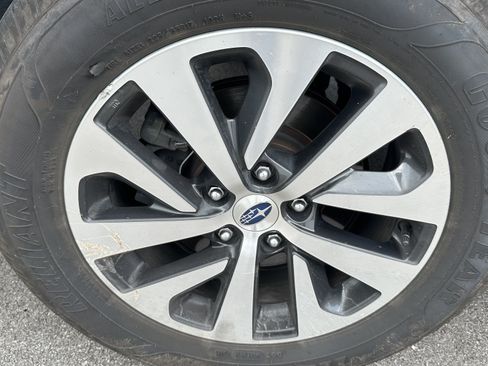 Used 2024 Subaru Outback Premium w/ Popular Package #1A AWD/4WD image 11