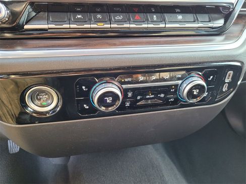 Used 2024 GMC Sierra 1500 SLT image 19