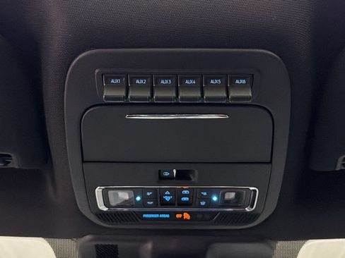 Used 2026 Ford F250 Platinum w/ FX4 Off-Road Package AWD/4WD image 37