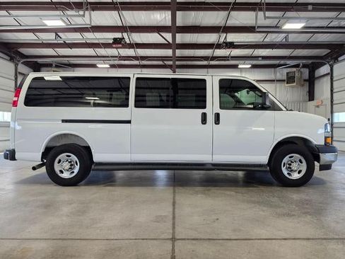 Used 2025 Chevrolet Express 3500 LT w/ LT Preferred Equipment Group RWD image 6