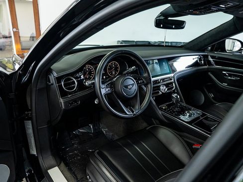 Used 2020 Bentley Flying Spur W12 image 36