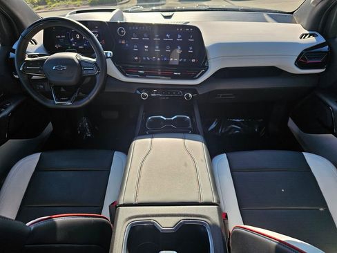Used 2025 Chevrolet Silverado EV RST AWD/4WD image 18