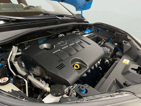 Used 2019 Toyota C-HR XLE FWD image 81
