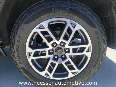 Used 2025 Ford Expedition Active image 32