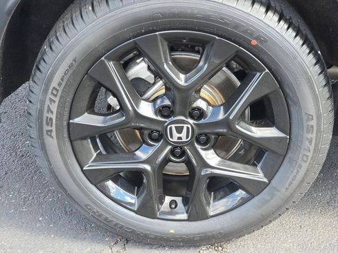 Used 2024 Honda HR-V Sport image 9