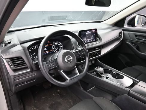 Used 2024 Nissan Rogue S FWD image 17