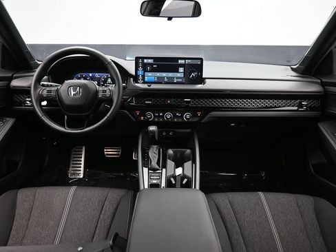 Used 2025 Honda Accord Sport image 39