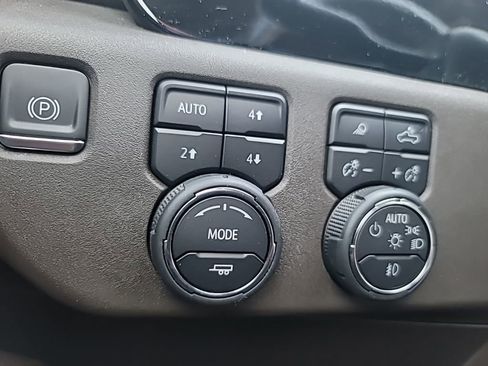 Used 2024 Chevrolet Silverado 2500 LTZ w/ LTZ Convenience Package image 22