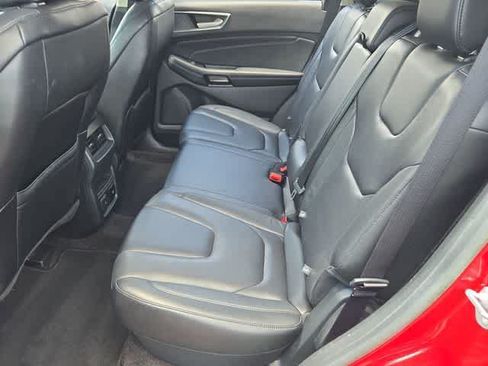 Used 2020 Ford Edge Titanium FWD image 19