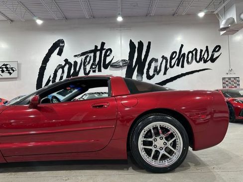 Used 2004 Chevrolet Corvette Coupe w/ Roof Package image 7