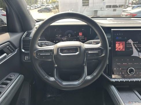 Used 2024 GMC Acadia AT4 w/ Luxury Package image 11