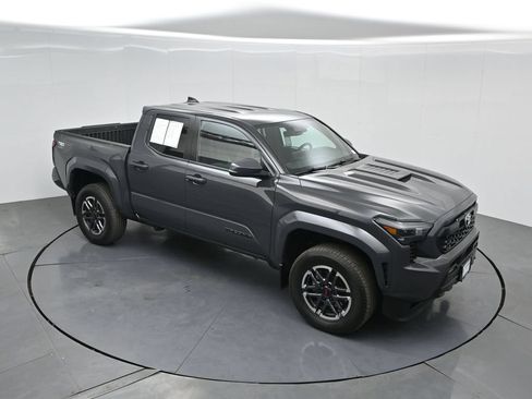Used 2024 Toyota Tacoma TRD Sport w/ TRD Sport Upgrade Package AWD/4WD image 45