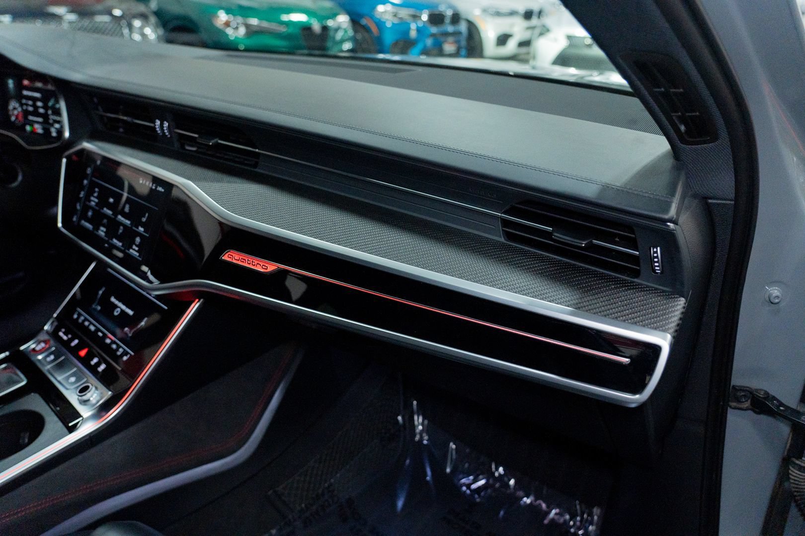 Used 2022 Audi RS 6 w/ Carbon Optic Package AWD/4WD image 38