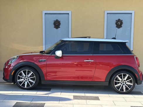 Used 2022 MINI Cooper S image 4