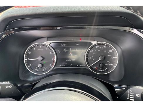 Used 2025 Nissan Pathfinder SL AWD/4WD image 23