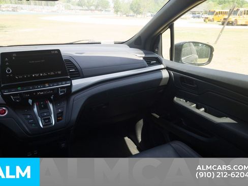 Used 2025 Honda Odyssey Sport-L image 19