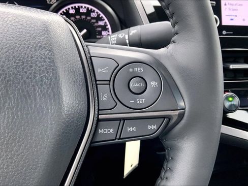 Used 2024 Toyota Camry SE image 19