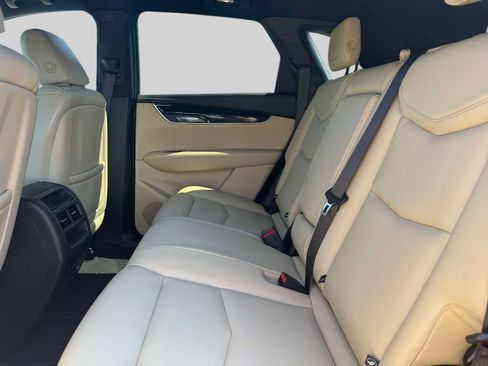 Used 2018 Cadillac XT5 AWD image 10