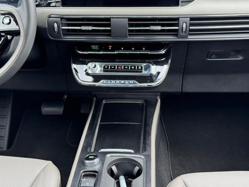 New 2025 Lincoln Corsair Grand Touring w/ Equipment Group 301A AWD/4WD image 16