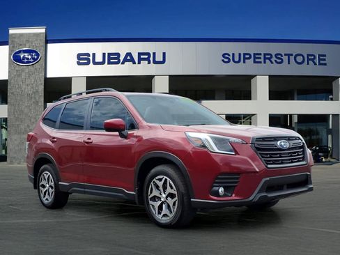 Certified 2023 Subaru Forester Premium AWD/4WD image 1