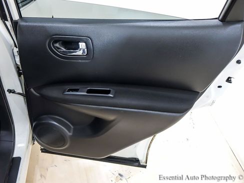 Used 2013 Nissan Rogue SV AWD/4WD image 26