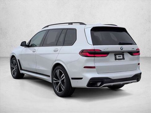 Used 2026 BMW X7 xDrive40i w/ M Sport Package AWD/4WD image 9