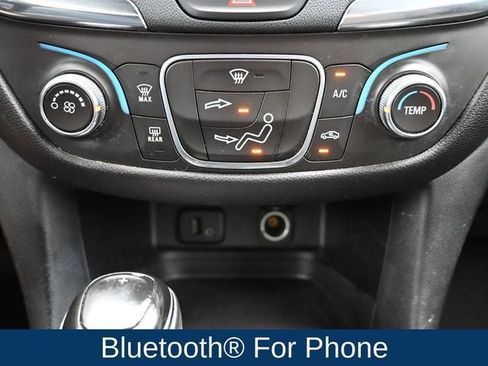 Used 2018 Chevrolet Equinox LT FWD image 17