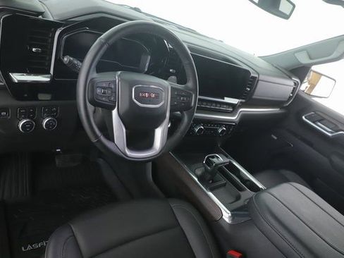 Used 2025 GMC Sierra 1500 SLT w/ SLT Premium Plus Package image 17
