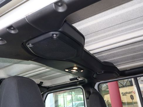 Used 2020 Jeep Gladiator Rubicon image 21