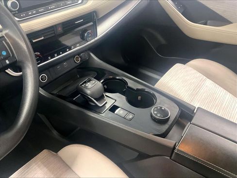 Used 2021 Nissan Rogue SV image 20