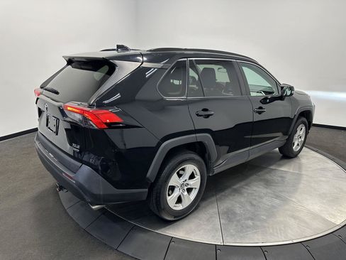 Used 2021 Toyota RAV4 XLE AWD/4WD image 7