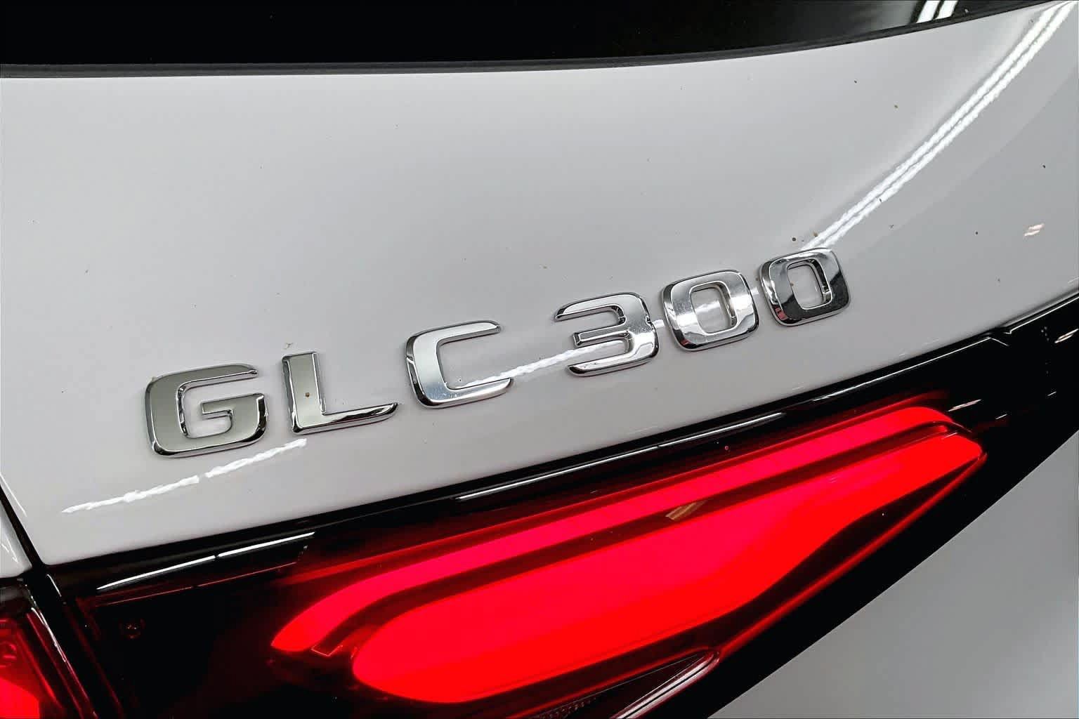 Used 2025 Mercedes-Benz GLC 300 4MATIC image 10