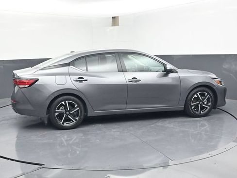 Used 2024 Nissan Sentra SV FWD image 3