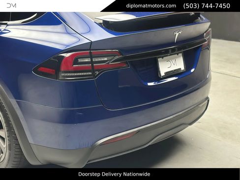 Used 2022 Tesla Model X image 15