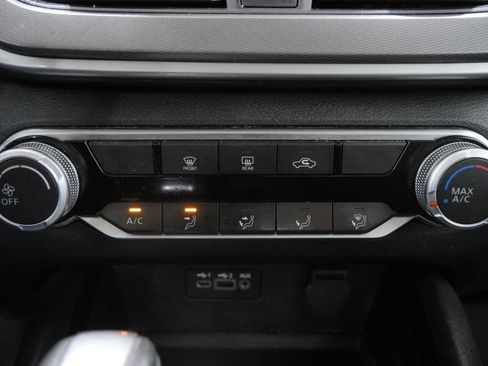 Used 2024 Nissan Altima 2.5 SR FWD image 18